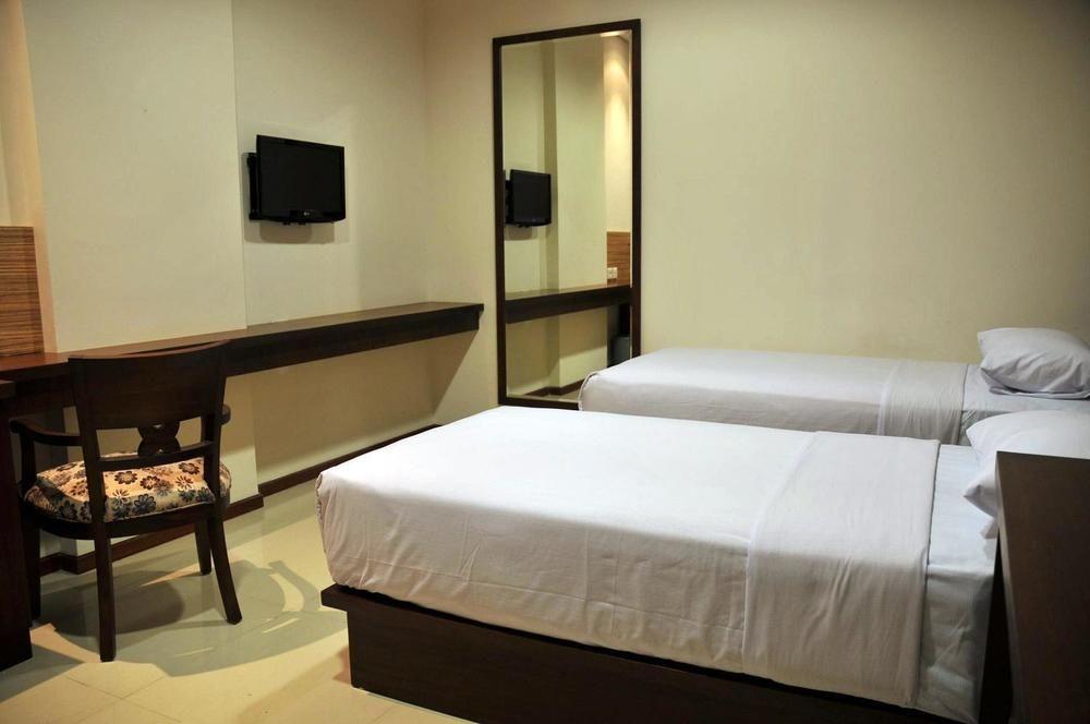 Capital O 1748 Thamrin Condotel Jakarta Extérieur photo