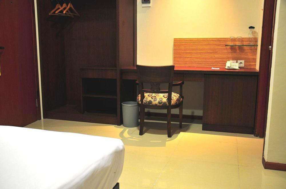 Capital O 1748 Thamrin Condotel Jakarta Extérieur photo