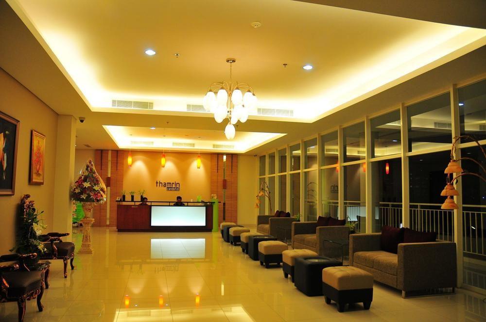 Capital O 1748 Thamrin Condotel Jakarta Extérieur photo