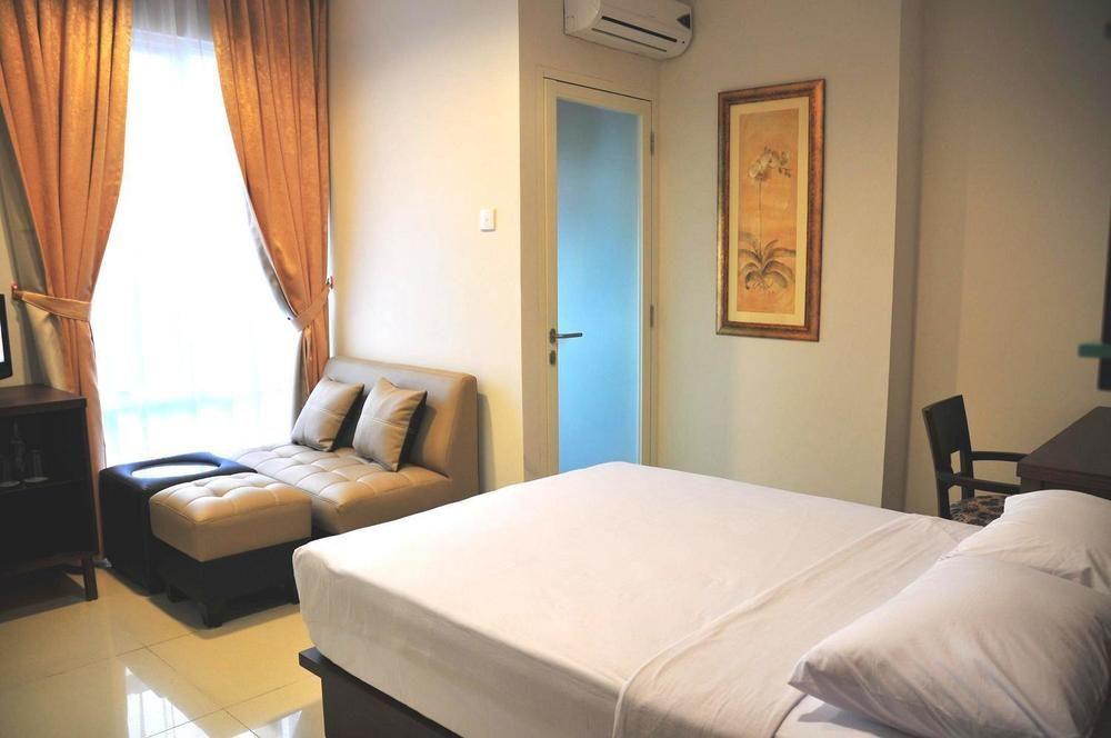 Capital O 1748 Thamrin Condotel Jakarta Extérieur photo