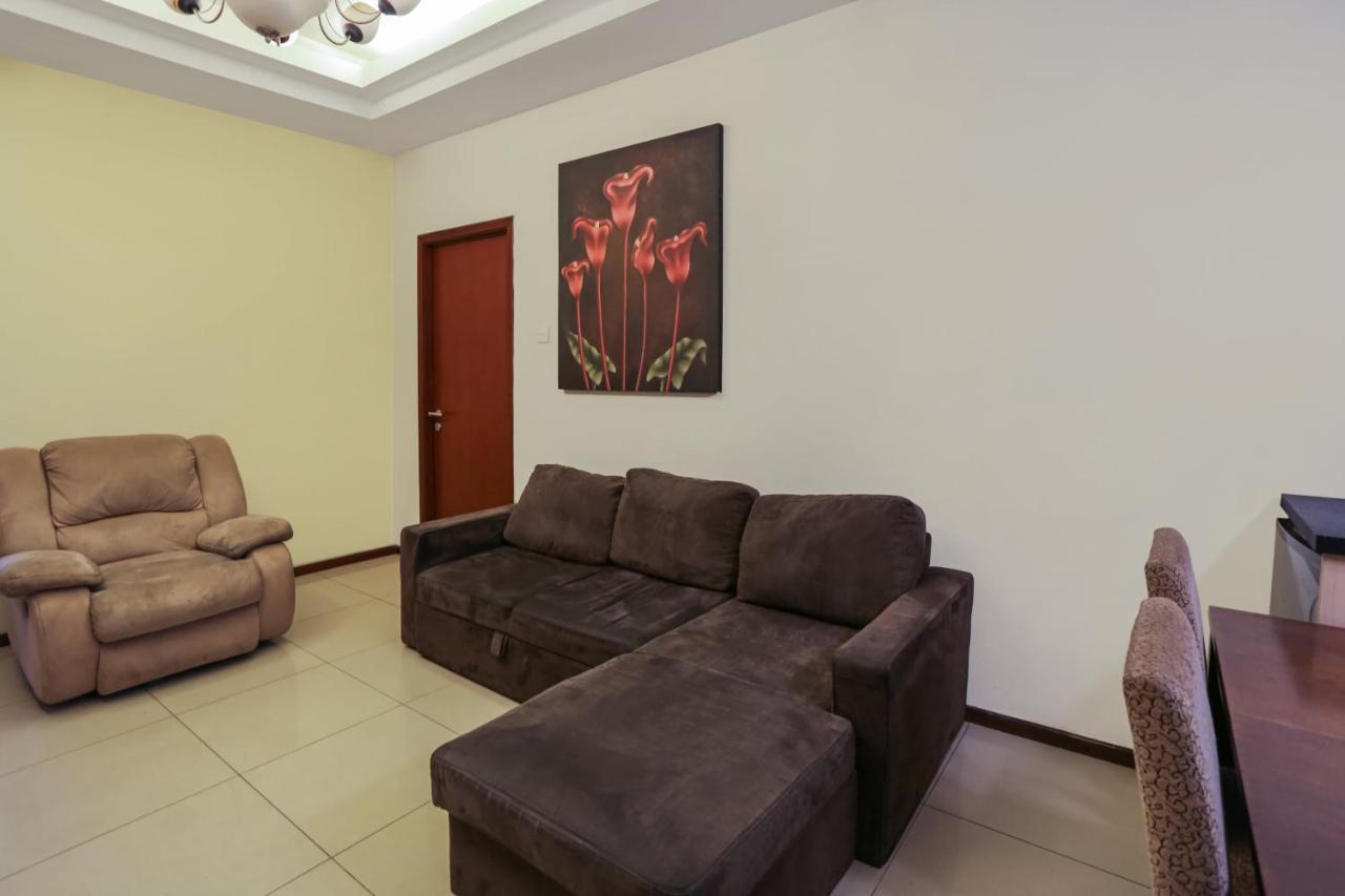 Capital O 1748 Thamrin Condotel Jakarta Extérieur photo
