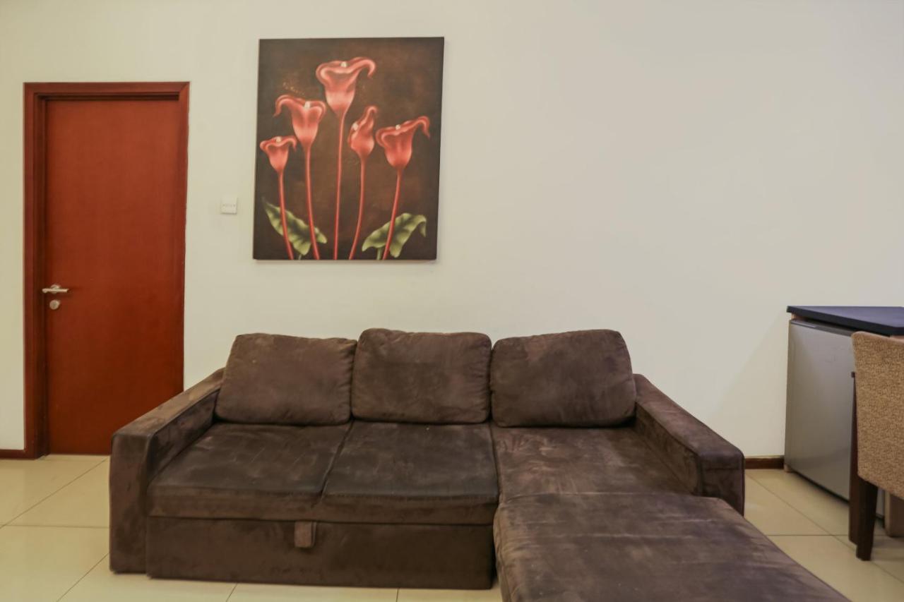 Capital O 1748 Thamrin Condotel Jakarta Extérieur photo