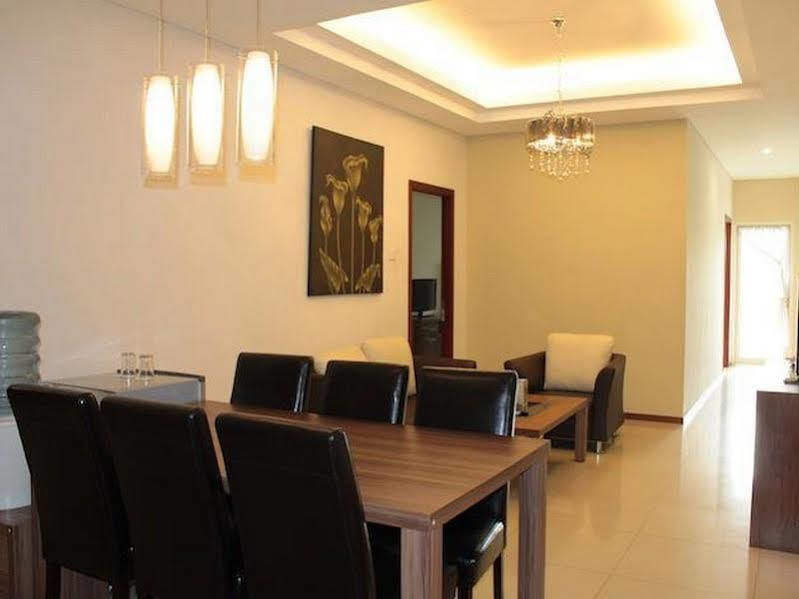 Capital O 1748 Thamrin Condotel Jakarta Extérieur photo